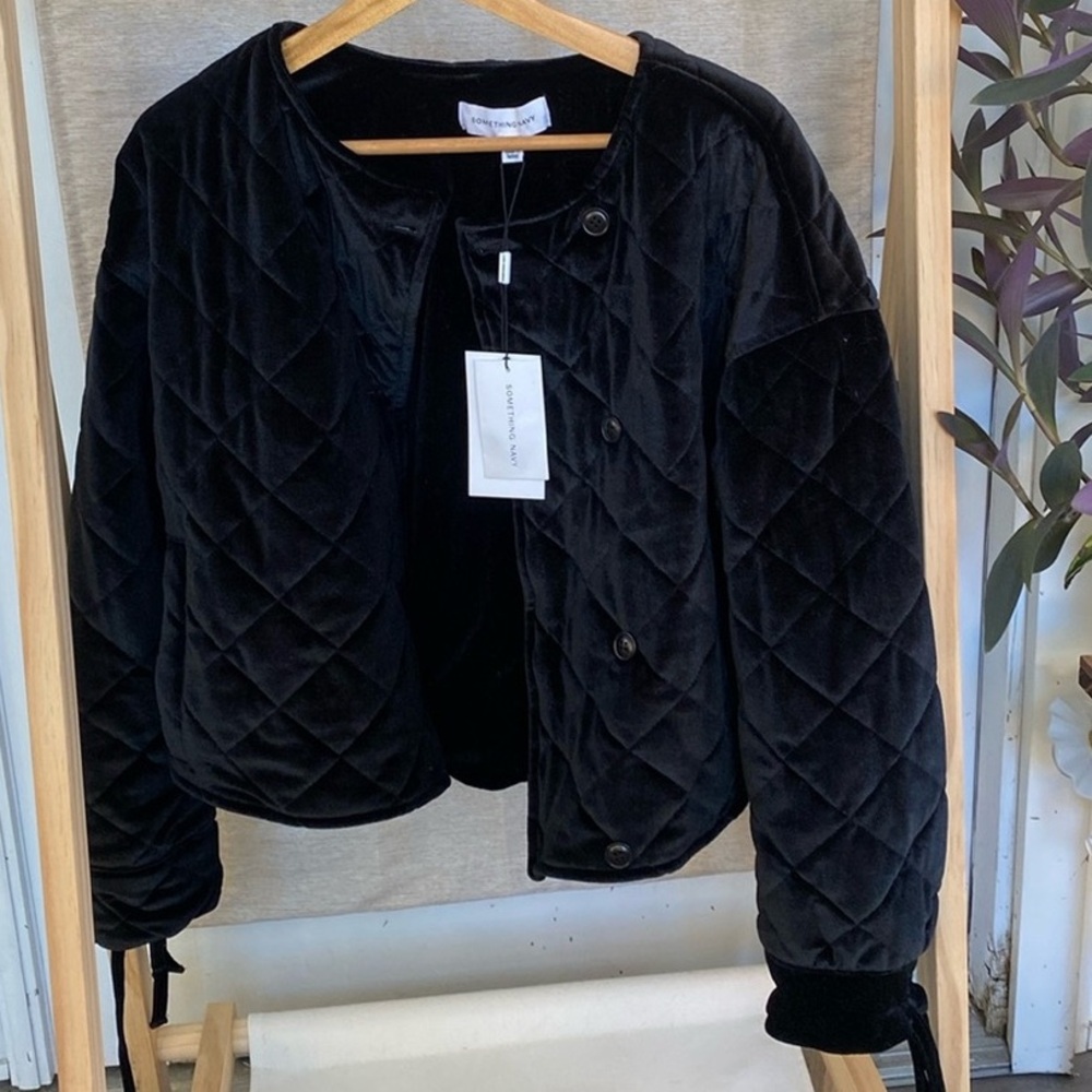 NWT Something Navy velour quilted jacket with ribbon ties